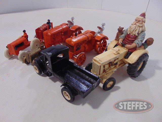 Misc. arcade toy tractors_0.JPG